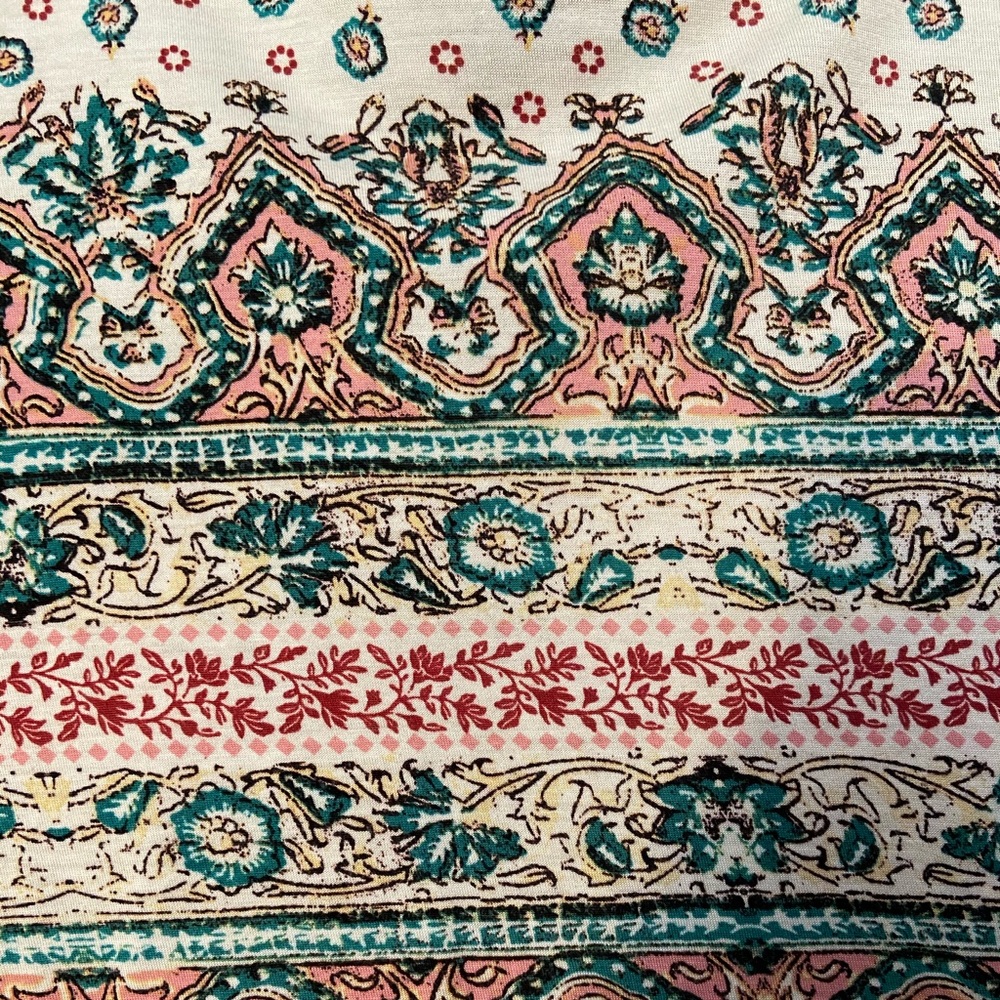 Patterned Top - Picture 2 of 3